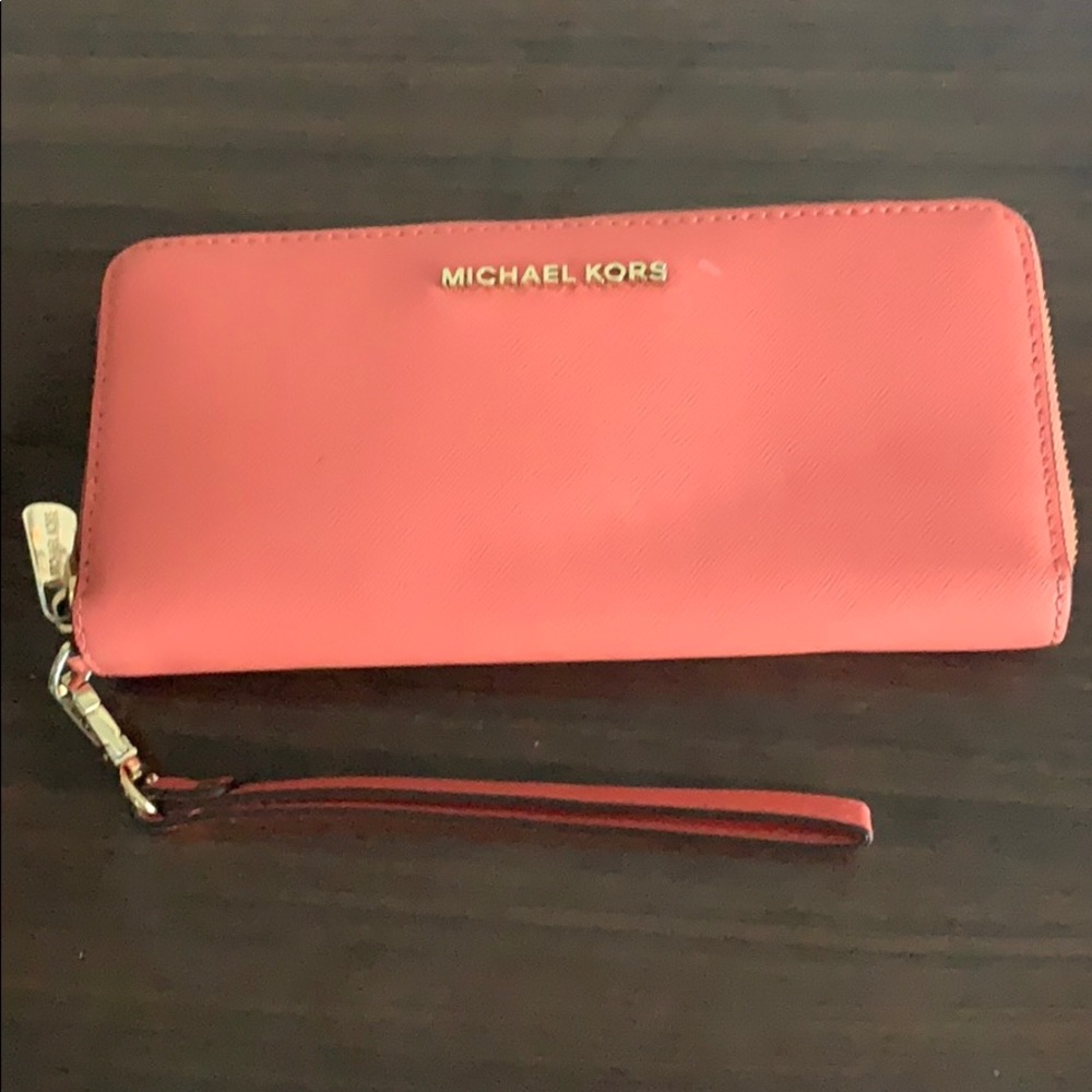 Michael Kors Continental Wristlet